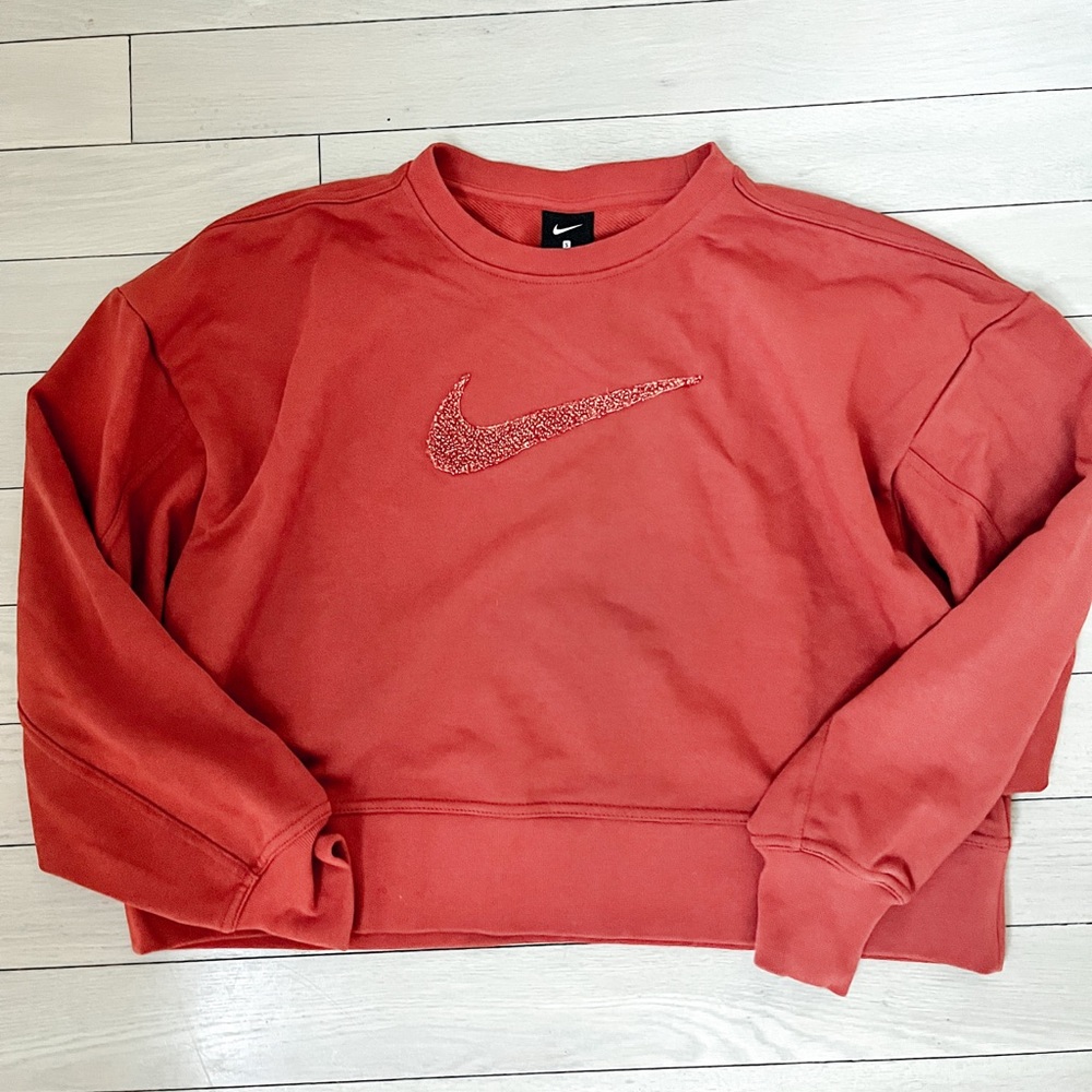 BNWT Nike cropped sweatshirt